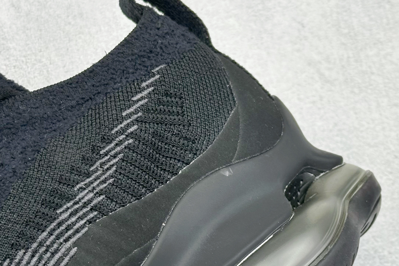 图片[9]-纯原福利  Nike Air Max Scorpion FK 次世代气垫搭载全掌大气垫鞋款 采用类似于 VaporMax Plus 和 VaporMax Flyknit 型号的设计 匠心打造的鞋面 实现轻质包覆和透气性 鞋身设计舒适的衬里包裹双足 带来自然贴身的感觉 橡胶鞋底提供持久的牵引力 脚下的球根状裸气鞋底 货号：DJ4701-003 尺码：40-46-选品中心