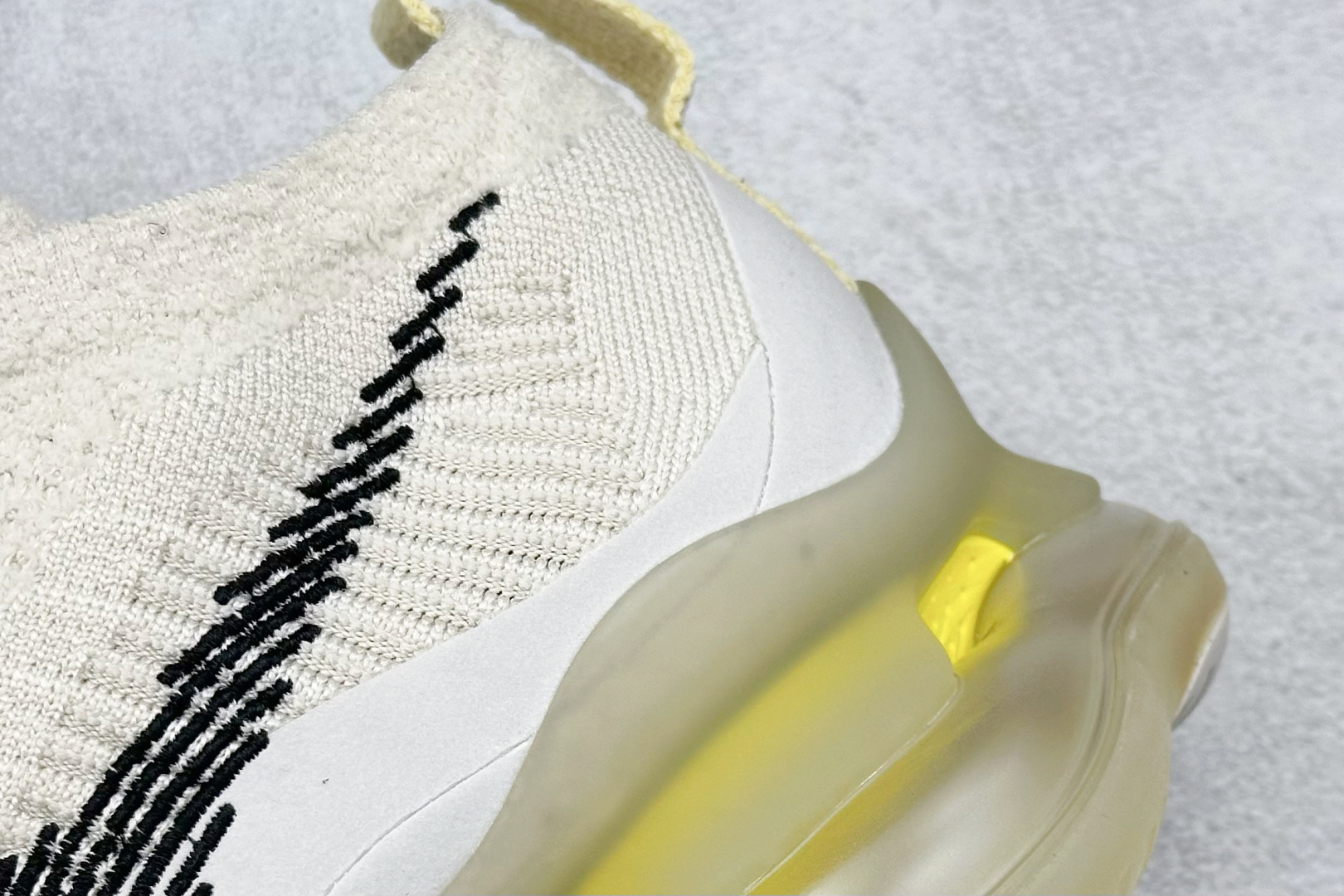 图片[9]-纯原福利  Nike Air Max Scorpion FK 次世代气垫搭载全掌大气垫鞋款 采用类似于 VaporMax Plus 和 VaporMax Flyknit 型号的设计 匠心打造的鞋面 实现轻质包覆和透气性 鞋身设计舒适的衬里包裹双足 带来自然贴身的感觉 橡胶鞋底提供持久的牵引力 脚下的球根状裸气鞋底 货号：DJ4701-001 尺码：40-46-选品中心