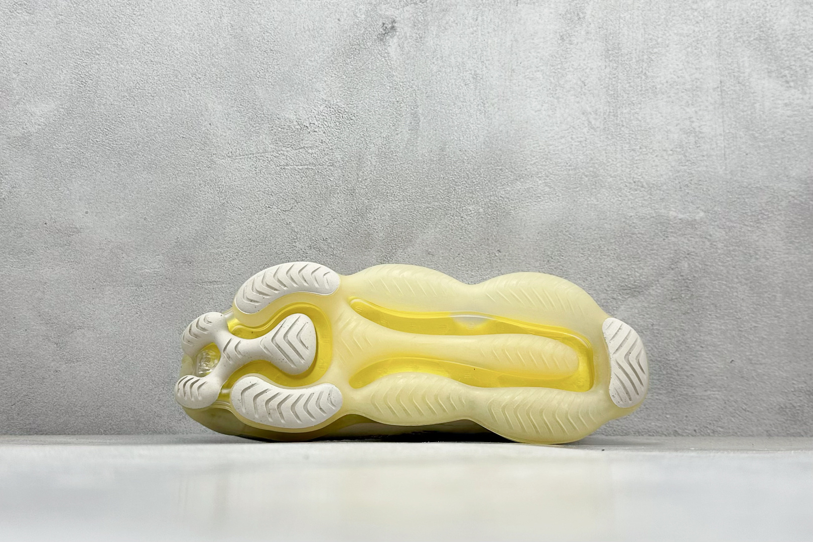 图片[4]-纯原福利  Nike Air Max Scorpion FK 次世代气垫搭载全掌大气垫鞋款 采用类似于 VaporMax Plus 和 VaporMax Flyknit 型号的设计 匠心打造的鞋面 实现轻质包覆和透气性 鞋身设计舒适的衬里包裹双足 带来自然贴身的感觉 橡胶鞋底提供持久的牵引力 脚下的球根状裸气鞋底 货号：DJ4701-001 尺码：40-46-选品中心