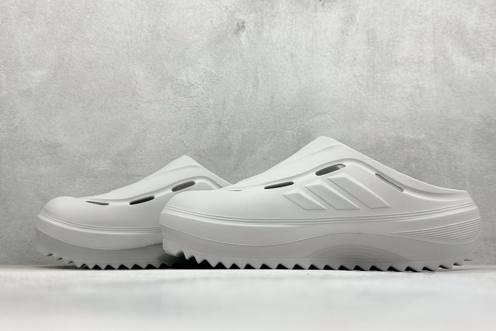 100 XD版AD OZWAVE CLOG 防滑包头 厨师鞋二代 稳定缓震回弹厚底老爹拖鞋  JR6760