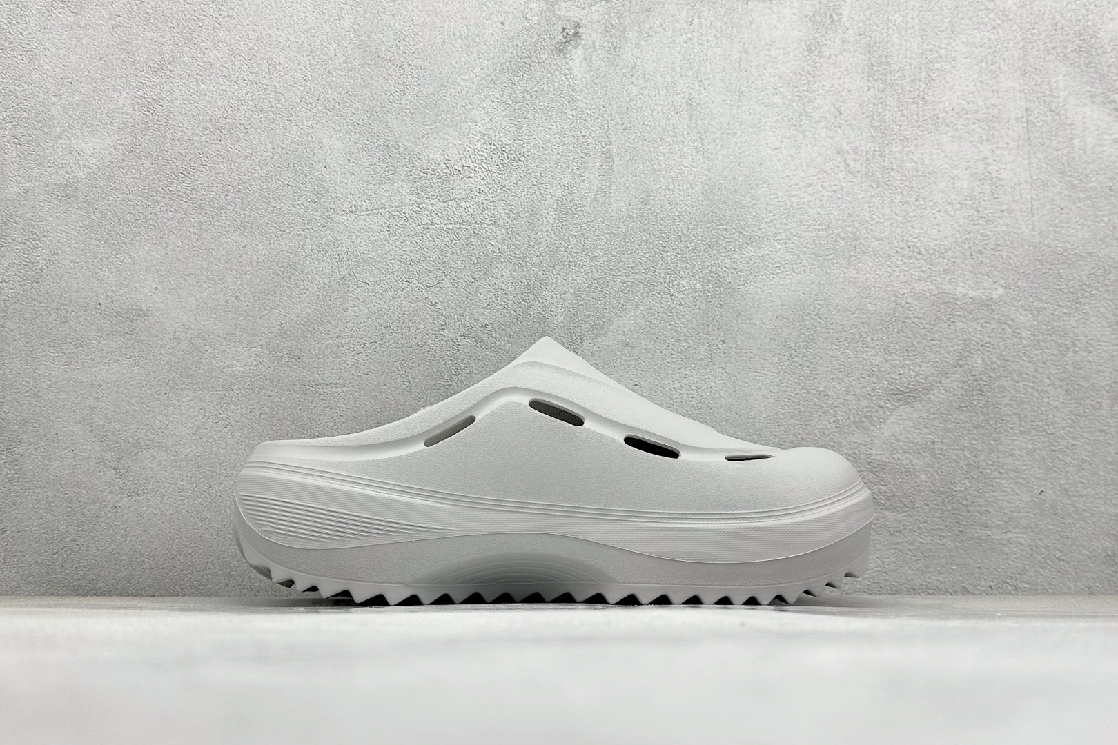 100 XD版AD OZWAVE CLOG 防滑包头 厨师鞋二代 稳定缓震回弹厚底老爹拖鞋  JR6760