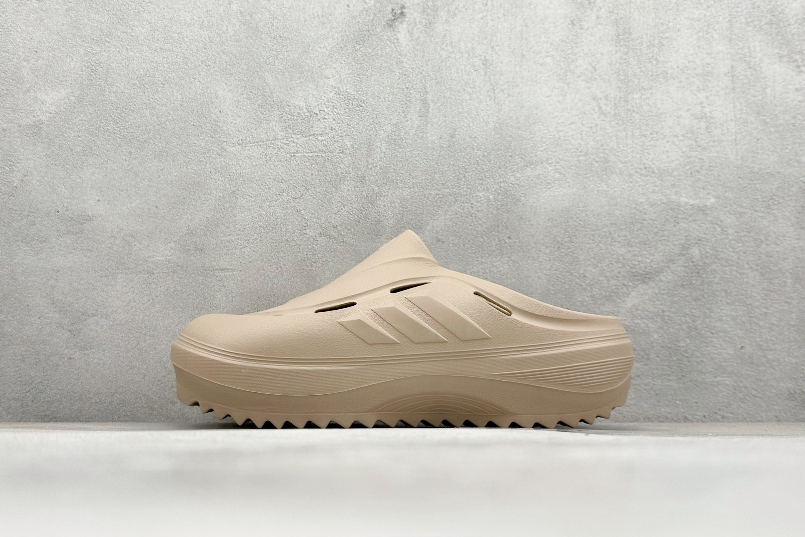 100 XD版AD OZWAVE CLOG 防滑包头 厨师鞋二代 稳定缓震回弹厚底老爹拖鞋  JR6759