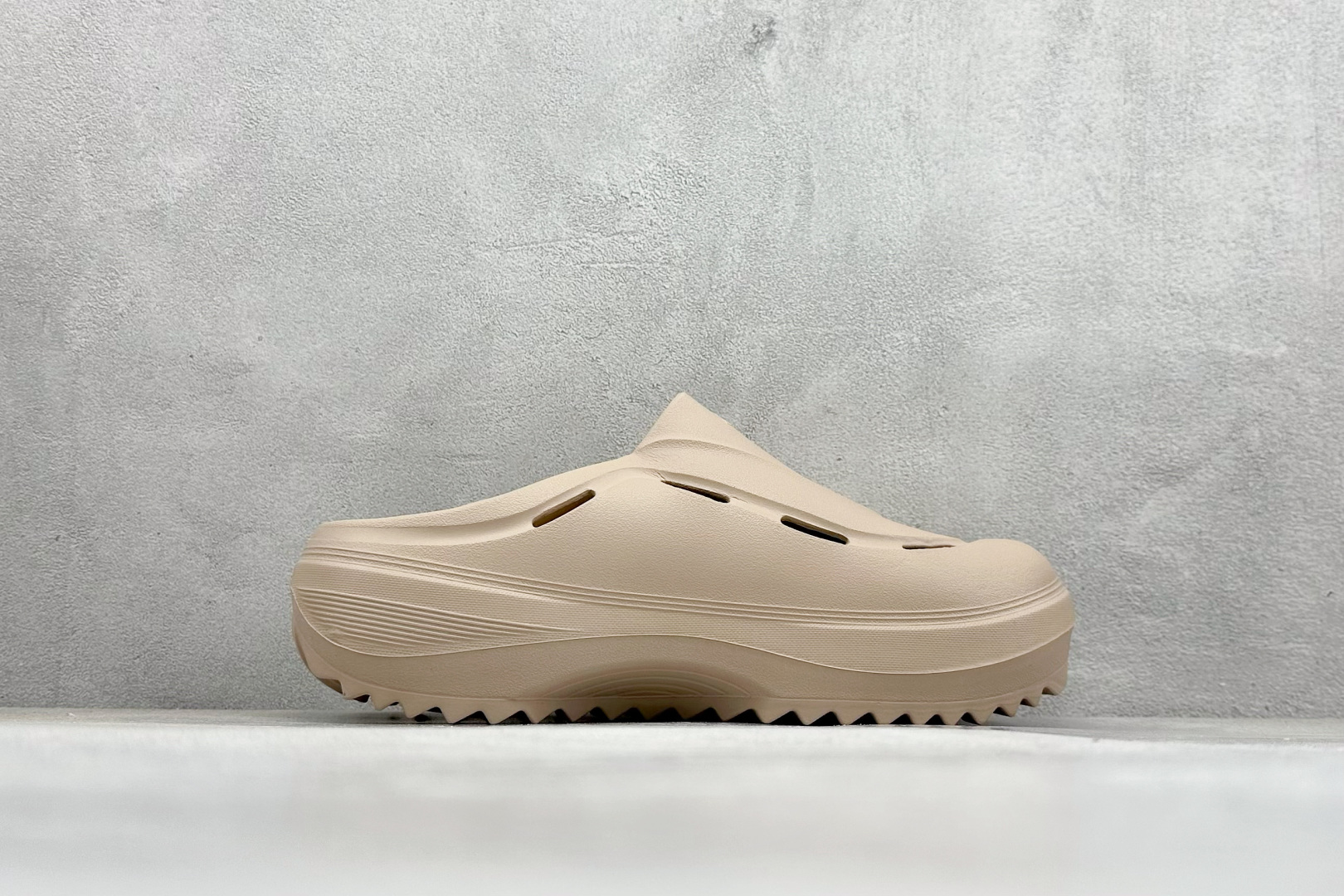 100 XD版AD OZWAVE CLOG 防滑包头 厨师鞋二代 稳定缓震回弹厚底老爹拖鞋  JR6759