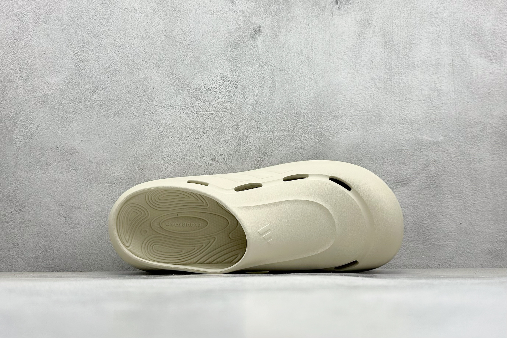 图片[3]-XD版AD OZWAVE CLOG 防滑包头 厨师鞋二代 稳定缓震回弹厚底老爹拖鞋 ​厚底设计 做工精细 可拆洗鞋垫缓震透气性能十分出色 脚感舒服柔软 EVA鞋底防滑性能 货号：JR6758 ​尺码：36-45-选品中心