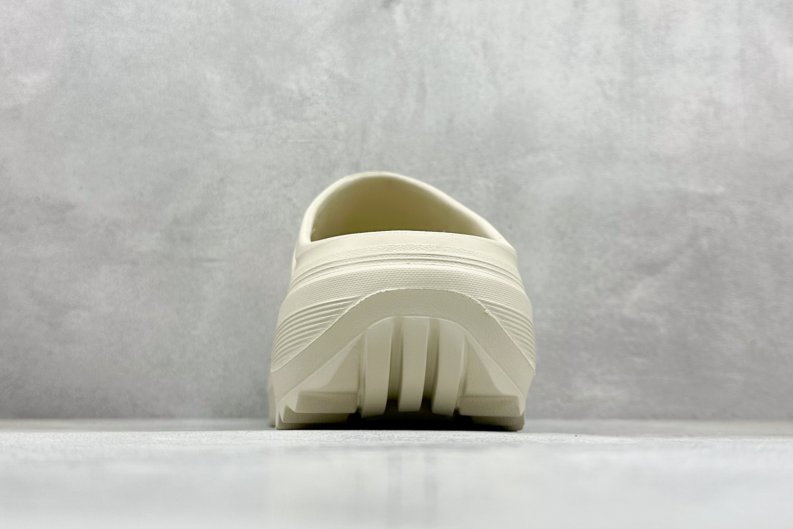 图片[6]-XD版AD OZWAVE CLOG 防滑包头 厨师鞋二代 稳定缓震回弹厚底老爹拖鞋 ​厚底设计 做工精细 可拆洗鞋垫缓震透气性能十分出色 脚感舒服柔软 EVA鞋底防滑性能 货号：JR6758 ​尺码：36-45-选品中心