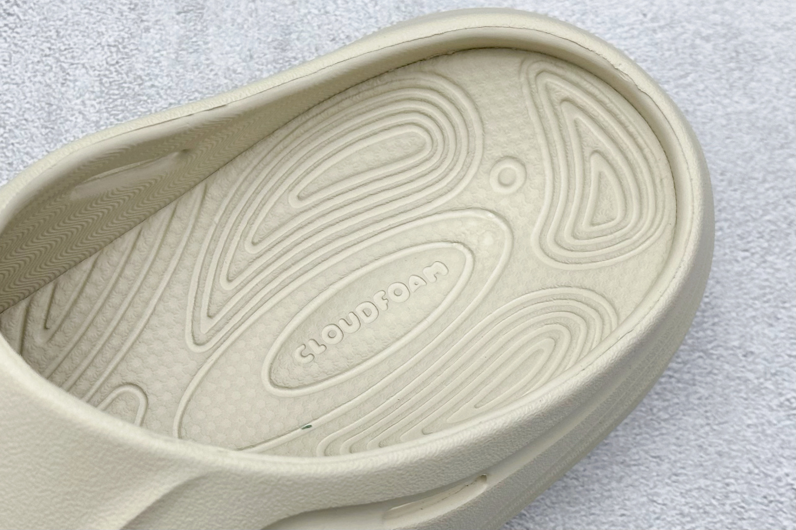 图片[8]-XD版AD OZWAVE CLOG 防滑包头 厨师鞋二代 稳定缓震回弹厚底老爹拖鞋 ​厚底设计 做工精细 可拆洗鞋垫缓震透气性能十分出色 脚感舒服柔软 EVA鞋底防滑性能 货号：JR6758 ​尺码：36-45-选品中心