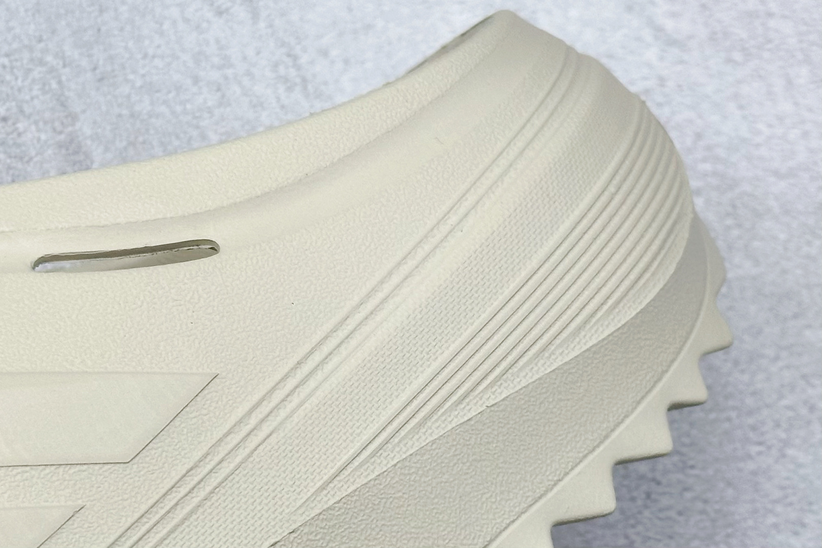 图片[9]-XD版AD OZWAVE CLOG 防滑包头 厨师鞋二代 稳定缓震回弹厚底老爹拖鞋 ​厚底设计 做工精细 可拆洗鞋垫缓震透气性能十分出色 脚感舒服柔软 EVA鞋底防滑性能 货号：JR6758 ​尺码：36-45-选品中心