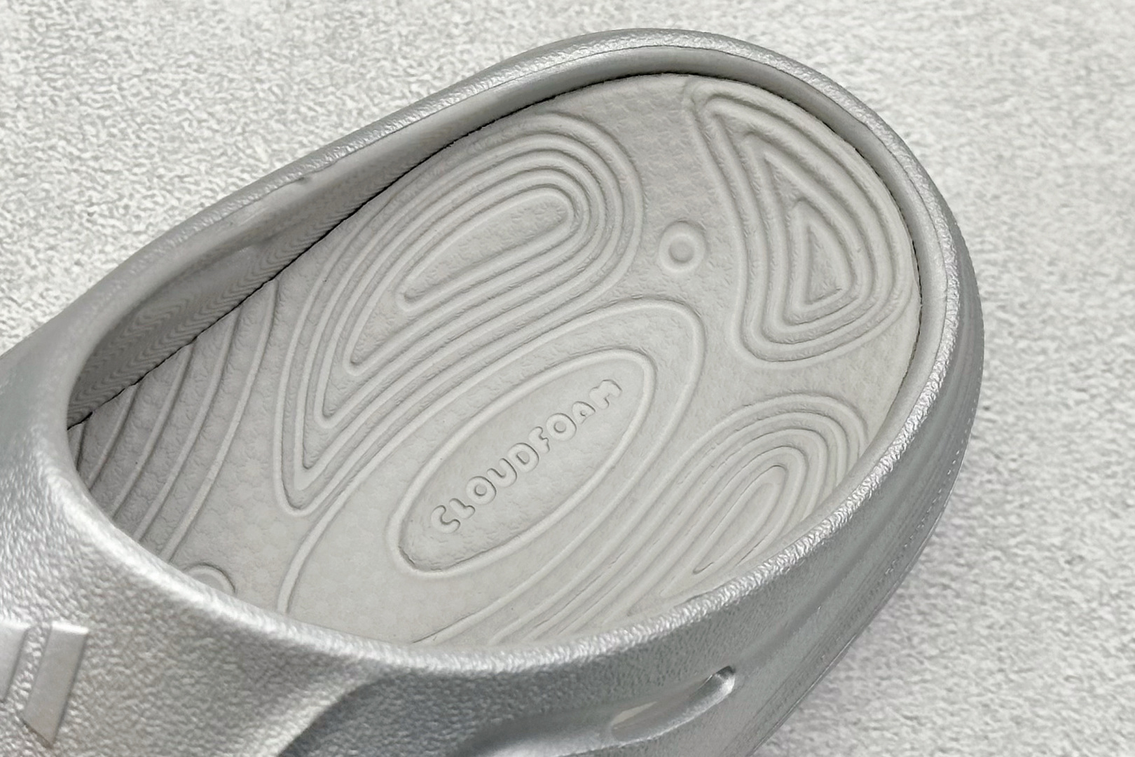 100 XD版AD OZWAVE CLOG 防滑包头 厨师鞋二代 稳定缓震回弹厚底老爹拖鞋  JR6757