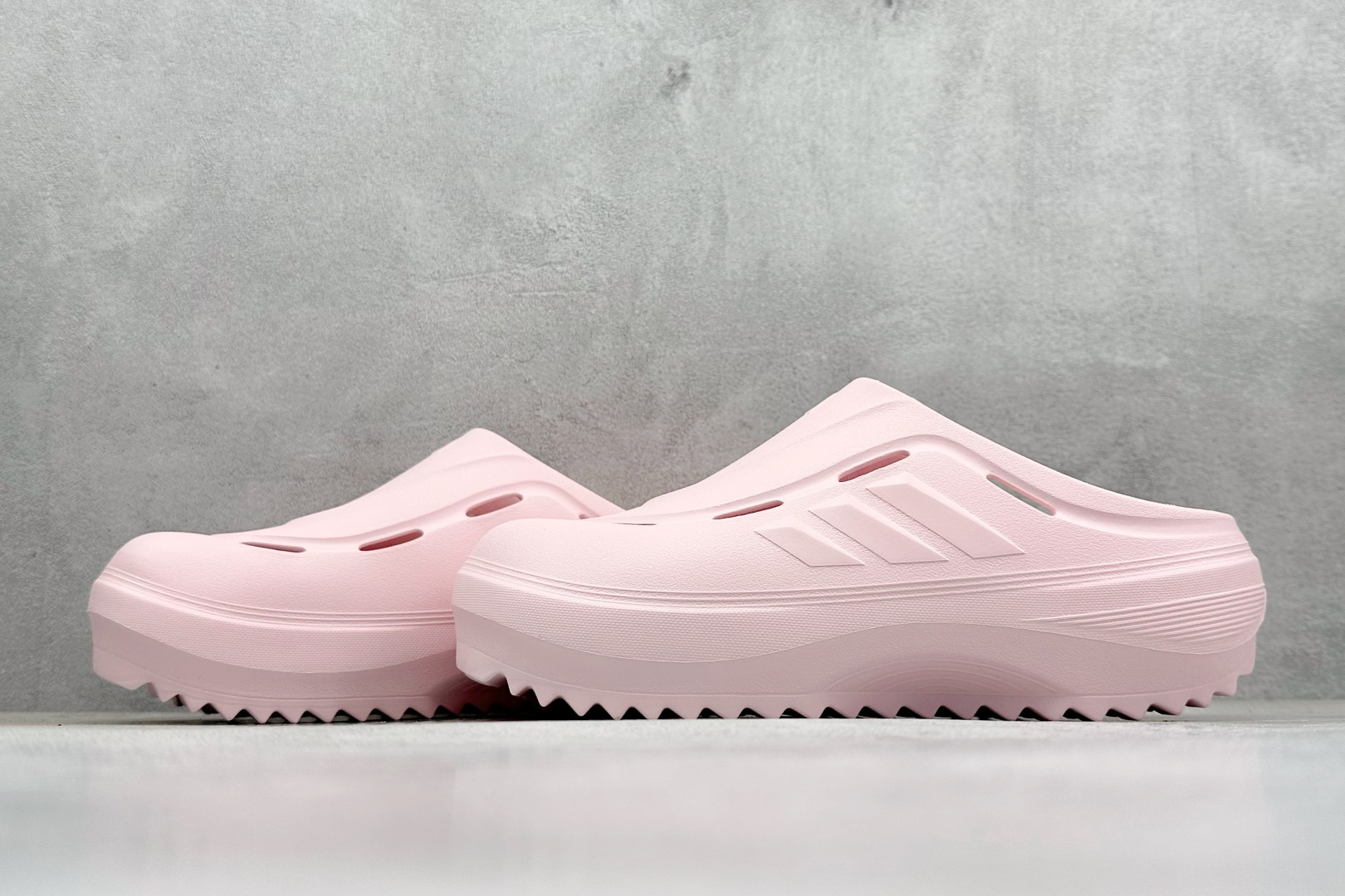 100 XD版AD OZWAVE CLOG 防滑包头 厨师鞋二代 稳定缓震回弹厚底老爹拖鞋 JR6756
