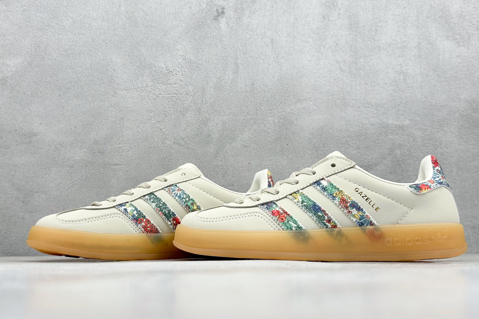 图片[5]-YH长青福利  AD Originals Gazelle INdoor 三叶草休闲防滑耐磨低帮板鞋 鞋头出色设计 塑就出众贴合感 稳固的后跟贴合足部曲线设计 软弹舒适 不易磨脚 橡胶鞋底配合防滑纹路设计 平稳抓地 货号：JH7370-选品中心