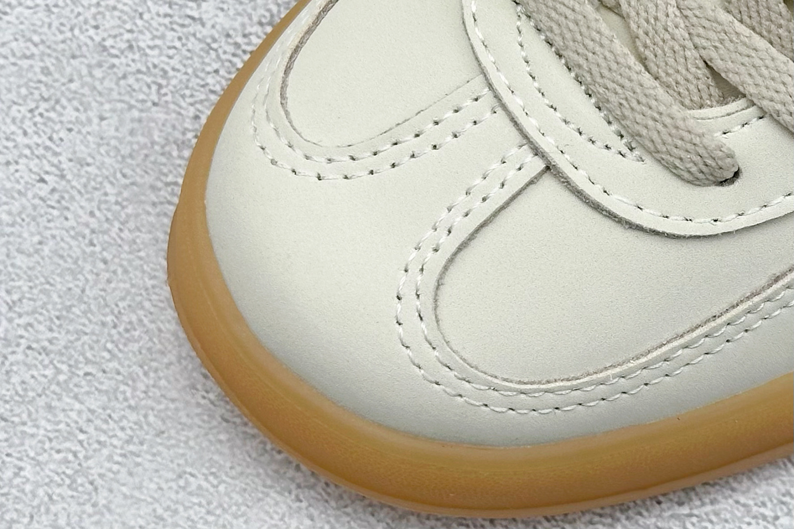 图片[7]-YH长青福利  AD Originals Gazelle INdoor 三叶草休闲防滑耐磨低帮板鞋 鞋头出色设计 塑就出众贴合感 稳固的后跟贴合足部曲线设计 软弹舒适 不易磨脚 橡胶鞋底配合防滑纹路设计 平稳抓地 货号：JH7370-选品中心