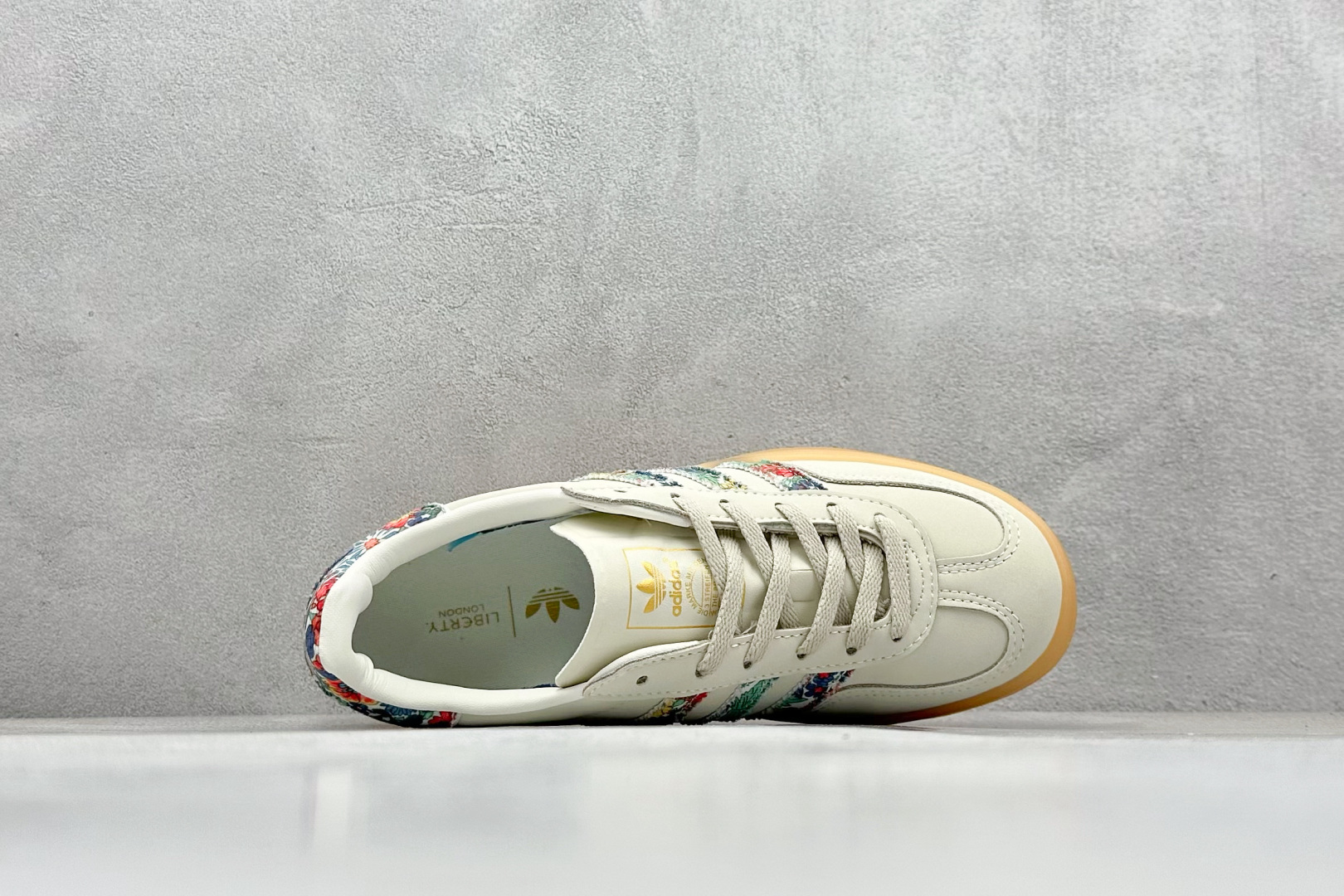 图片[3]-YH长青福利  AD Originals Gazelle INdoor 三叶草休闲防滑耐磨低帮板鞋 鞋头出色设计 塑就出众贴合感 稳固的后跟贴合足部曲线设计 软弹舒适 不易磨脚 橡胶鞋底配合防滑纹路设计 平稳抓地 货号：JH7370-选品中心