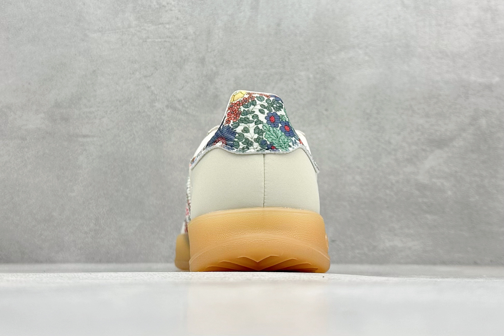 图片[6]-YH长青福利  AD Originals Gazelle INdoor 三叶草休闲防滑耐磨低帮板鞋 鞋头出色设计 塑就出众贴合感 稳固的后跟贴合足部曲线设计 软弹舒适 不易磨脚 橡胶鞋底配合防滑纹路设计 平稳抓地 货号：JH7370-选品中心