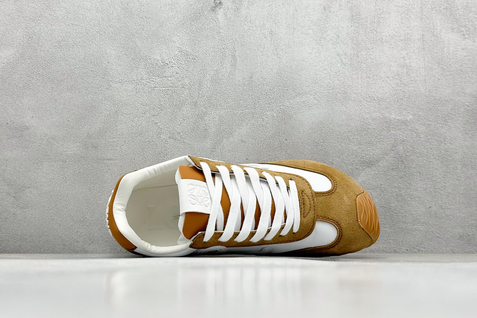 200 S版 罗意威Loewe Ballet Runner 2.0系列阿甘复古风德训薄底百搭休闲运动鞋