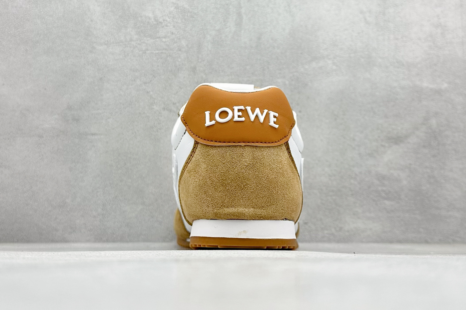 200 S版 罗意威Loewe Ballet Runner 2.0系列阿甘复古风德训薄底百搭休闲运动鞋
