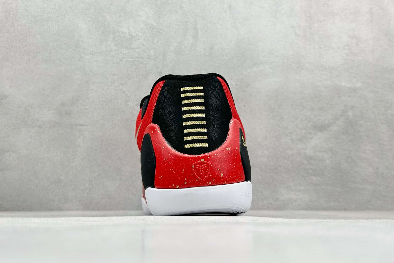 300 GJR版 NK Kobe 9 Elite Protro 科比九代精英款低帮实战篮球鞋  715147-670