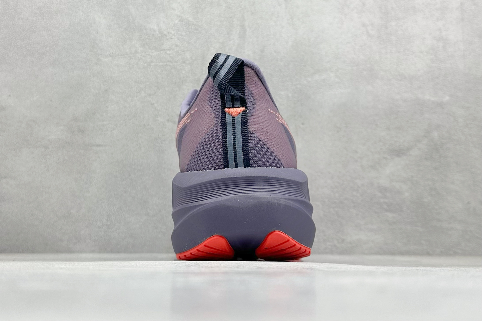 图片[6]-FS版Asics Novablast 5 低帮轻量透气缓震休闲运动跑步鞋 采用单丝纤维网布鞋面材质 鞋口圈柔软反绒皮材料 全新EVA与OBC混合发泡中底 外置防滑耐磨大底片 货号： 1011B974-500 尺码：36 36.5 37.5 38 38.5 39 40 40.5 41 42 42.5 43 44 45-选品中心