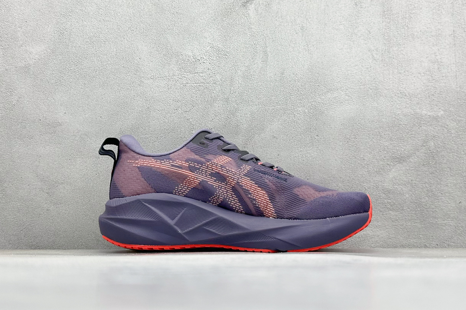 图片[2]-FS版Asics Novablast 5 低帮轻量透气缓震休闲运动跑步鞋 采用单丝纤维网布鞋面材质 鞋口圈柔软反绒皮材料 全新EVA与OBC混合发泡中底 外置防滑耐磨大底片 货号： 1011B974-500 尺码：36 36.5 37.5 38 38.5 39 40 40.5 41 42 42.5 43 44 45-选品中心