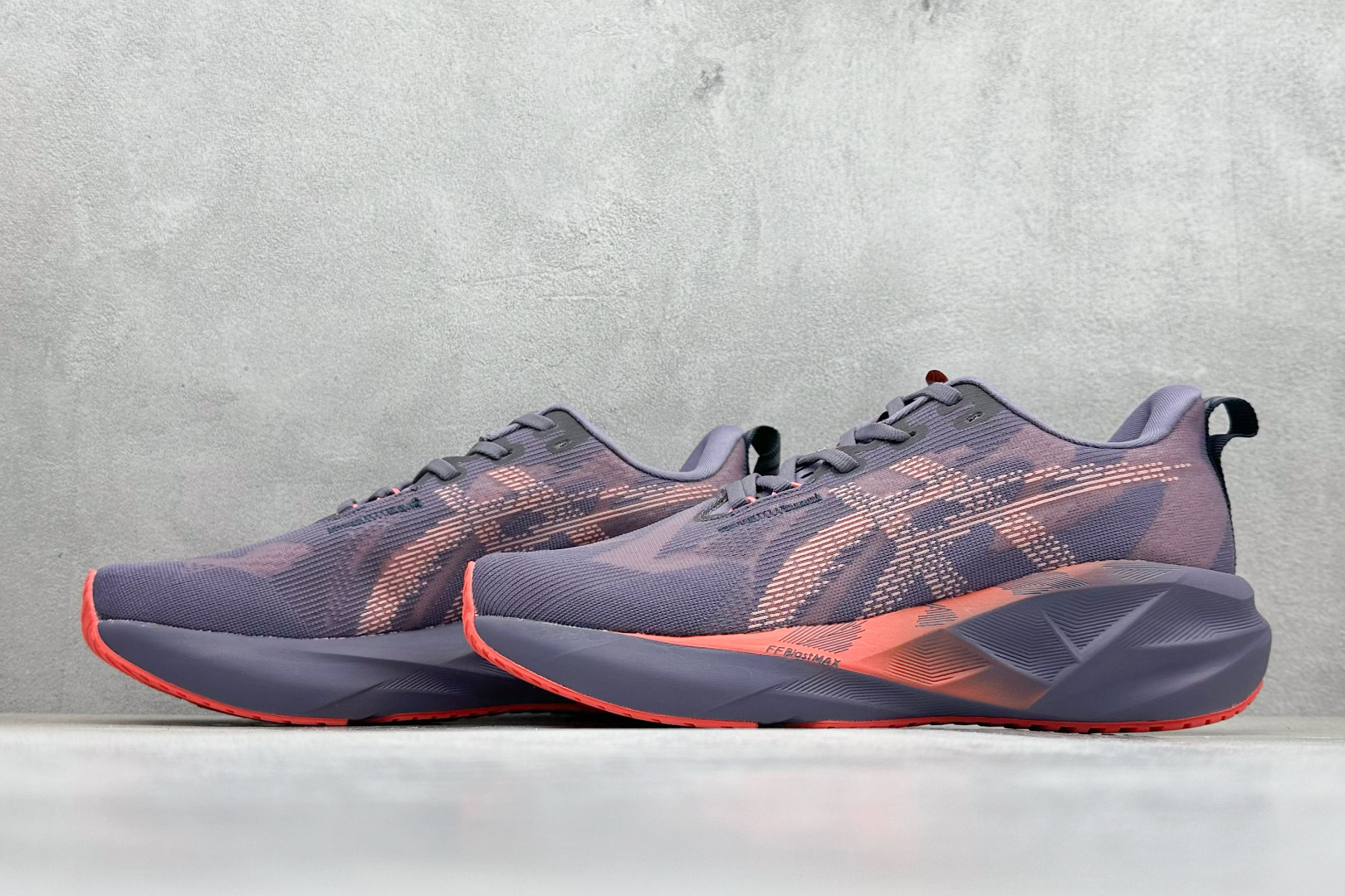 图片[5]-FS版Asics Novablast 5 低帮轻量透气缓震休闲运动跑步鞋 采用单丝纤维网布鞋面材质 鞋口圈柔软反绒皮材料 全新EVA与OBC混合发泡中底 外置防滑耐磨大底片 货号： 1011B974-500 尺码：36 36.5 37.5 38 38.5 39 40 40.5 41 42 42.5 43 44 45-选品中心