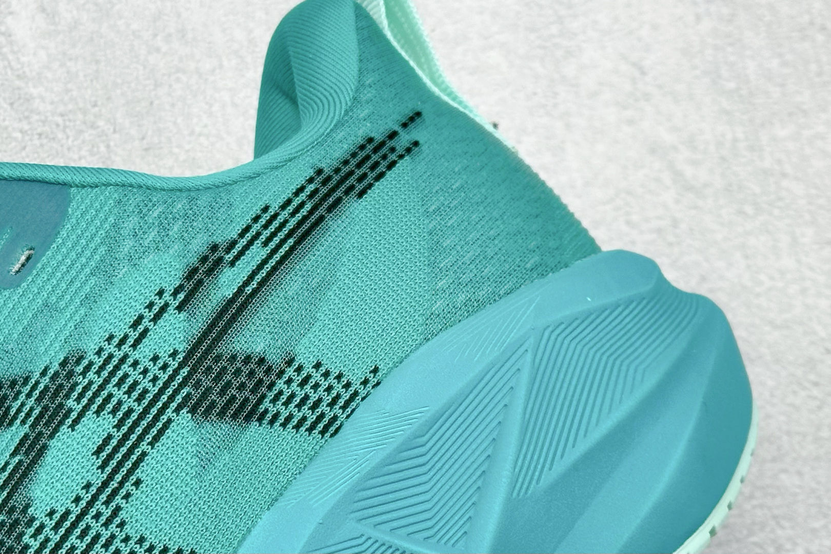 图片[9]-FS版Asics Novablast 5 低帮轻量透气缓震休闲运动跑步鞋 采用单丝纤维网布鞋面材质 鞋口圈柔软反绒皮材料 全新EVA与OBC混合发泡中底 外置防滑耐磨大底片 货号： 1011B974-401 尺码：36 36.5 37.5 38 38.5 39 40 40.5 41 42 42.5 43 44 45-选品中心