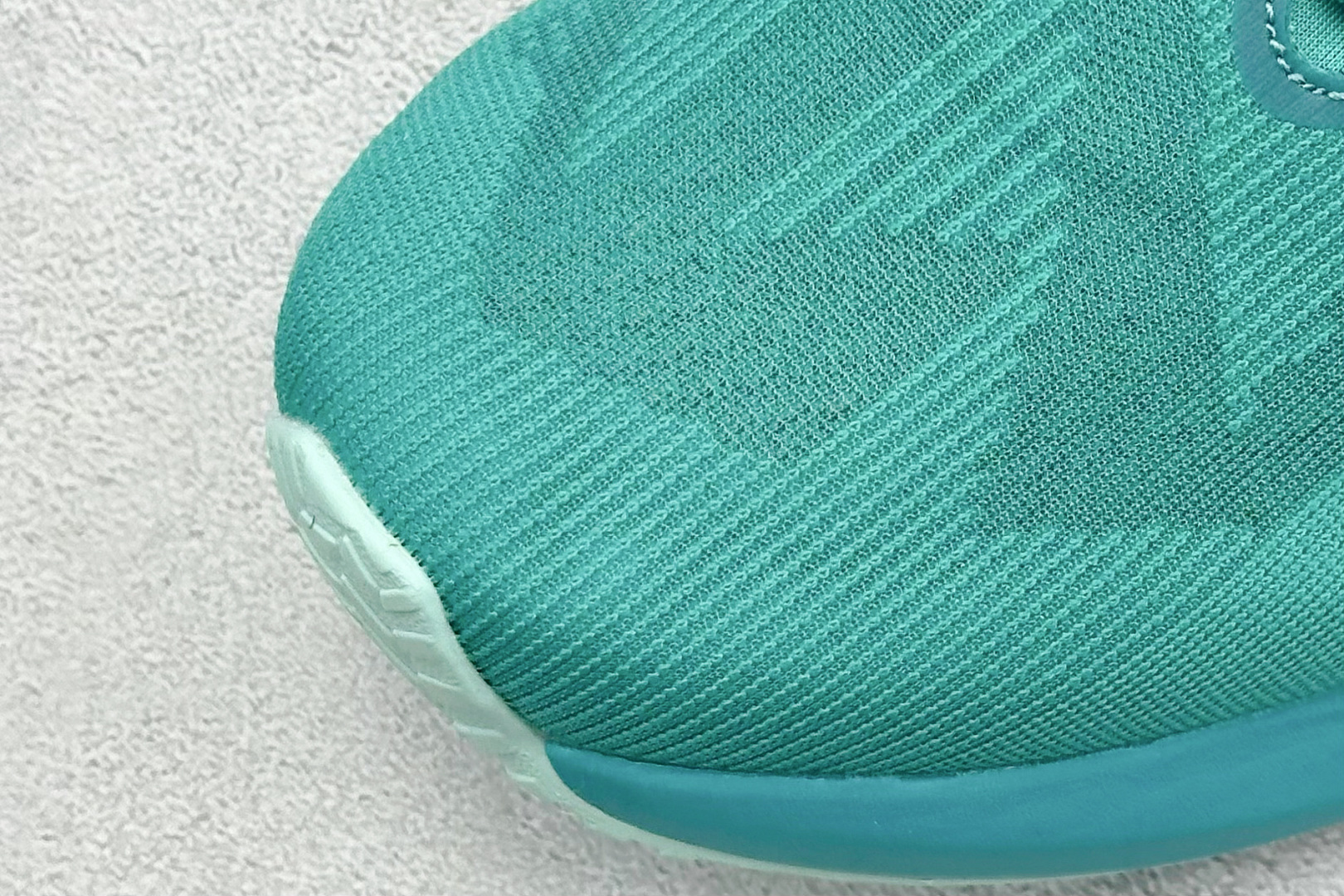 图片[7]-FS版Asics Novablast 5 低帮轻量透气缓震休闲运动跑步鞋 采用单丝纤维网布鞋面材质 鞋口圈柔软反绒皮材料 全新EVA与OBC混合发泡中底 外置防滑耐磨大底片 货号： 1011B974-401 尺码：36 36.5 37.5 38 38.5 39 40 40.5 41 42 42.5 43 44 45-选品中心