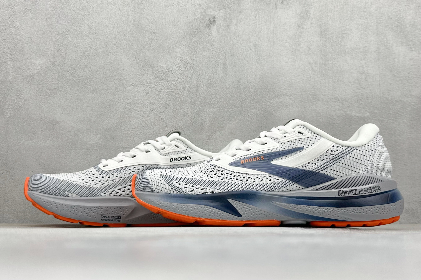 Brooks 布鲁克斯 Adrenaline GTS 24 超弹轻盈跑步鞋 低帮透气缓震支撑休闲运动慢跑鞋 110437 1D 129