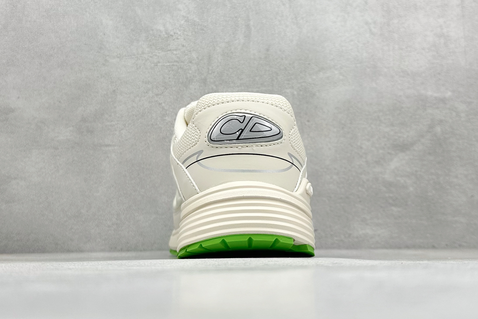 图片[6]-BF版 Dior B30 迪奥网眼织物低帮运动休闲鞋 该款系列采用黑网色眼织物白和色科技料面精心制 作饰以反光“CD30”图形标志 外格轻盈的刻雕效果橡胶鞋搭底配标志性点的缀提升格调 内弹部力细节塑造想理的舒适穿着体验可与各休式闲造型配搭 彰显尚时现代的运风动范 尺码：39-45-选品中心