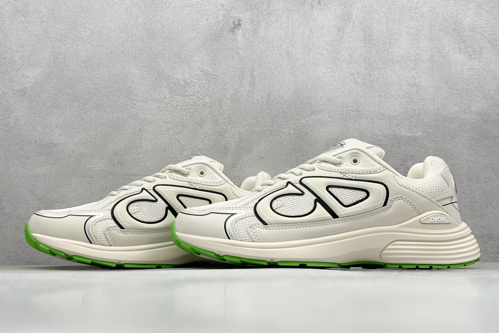 图片[5]-BF版 Dior B30 迪奥网眼织物低帮运动休闲鞋 该款系列采用黑网色眼织物白和色科技料面精心制 作饰以反光“CD30”图形标志 外格轻盈的刻雕效果橡胶鞋搭底配标志性点的缀提升格调 内弹部力细节塑造想理的舒适穿着体验可与各休式闲造型配搭 彰显尚时现代的运风动范 尺码：39-45-选品中心