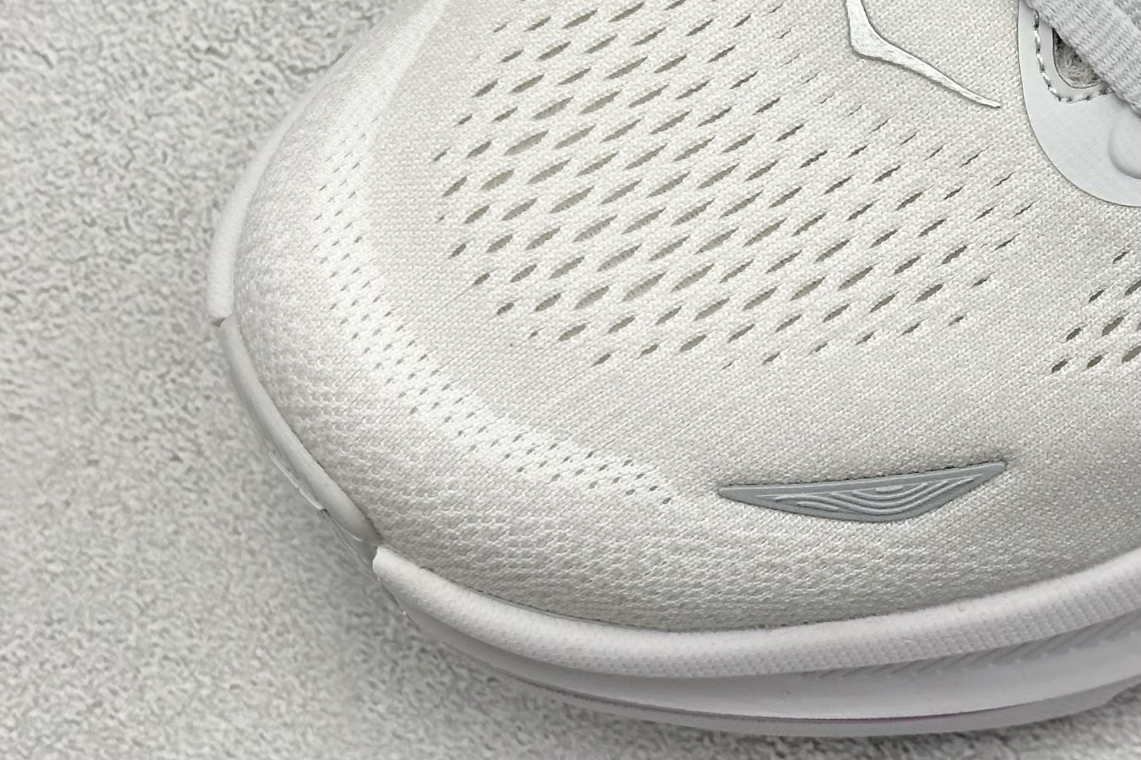  
RS版HOKA ONE ONE Bondi 9 舒适防滑耐磨低帮休闲跑步鞋 

货号：/CYWH
尺