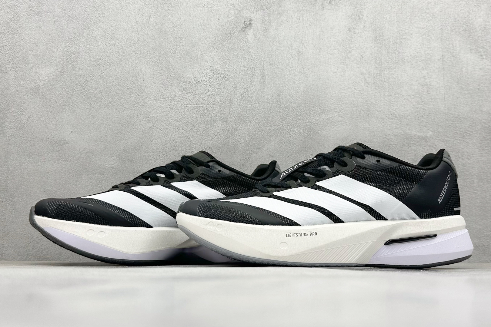 AdidAdizero Boston 13 轻盈跑鞋 超轻发泡底 缓震透气跑步鞋  JS4938