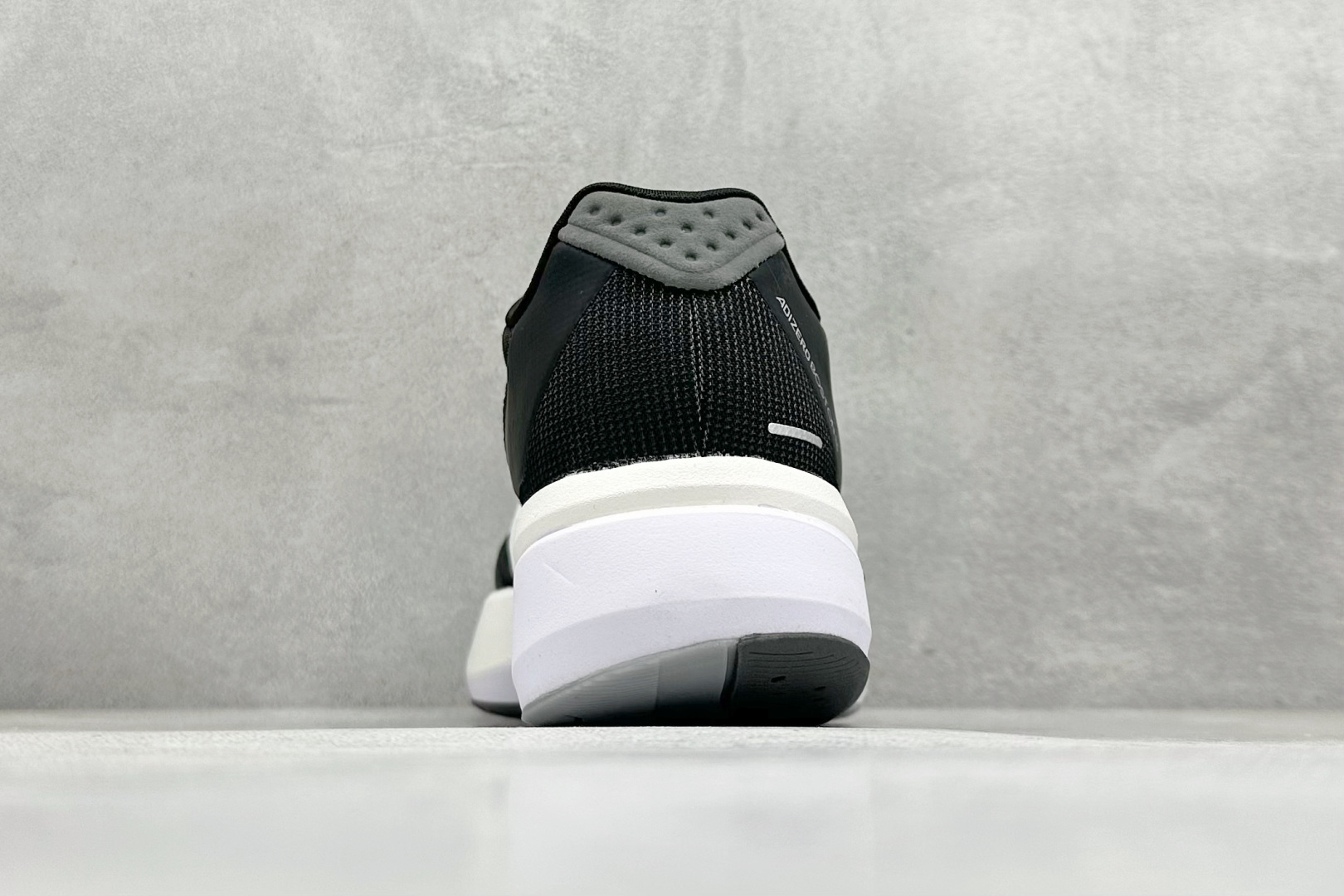 AdidAdizero Boston 13 轻盈跑鞋 超轻发泡底 缓震透气跑步鞋  JS4938