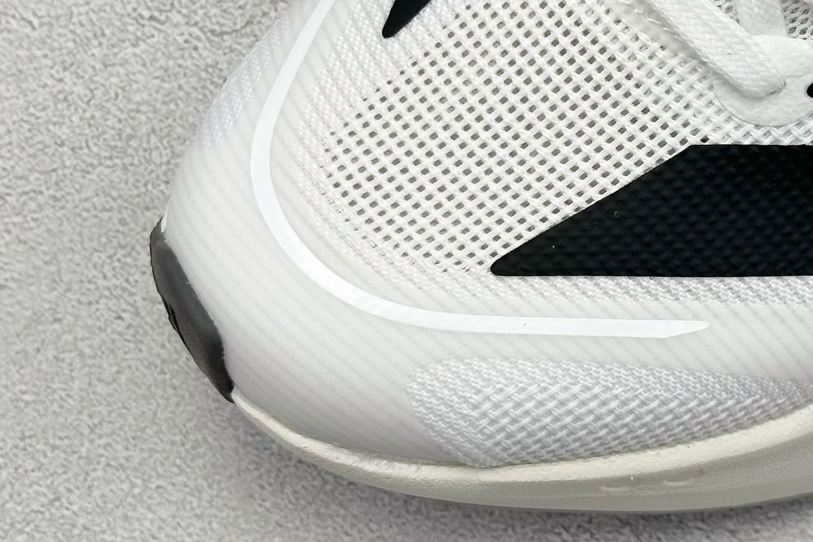 180 AdidAdizero Boston 13 轻盈跑鞋 超轻发泡底 缓震透气跑步鞋  JS4939