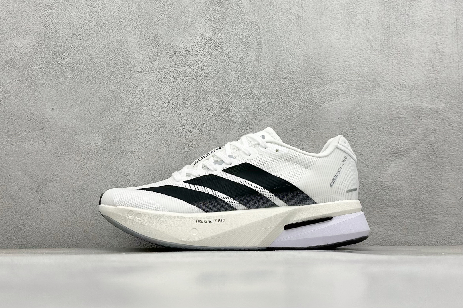 180 AdidAdizero Boston 13 轻盈跑鞋 超轻发泡底 缓震透气跑步鞋  JS4939
