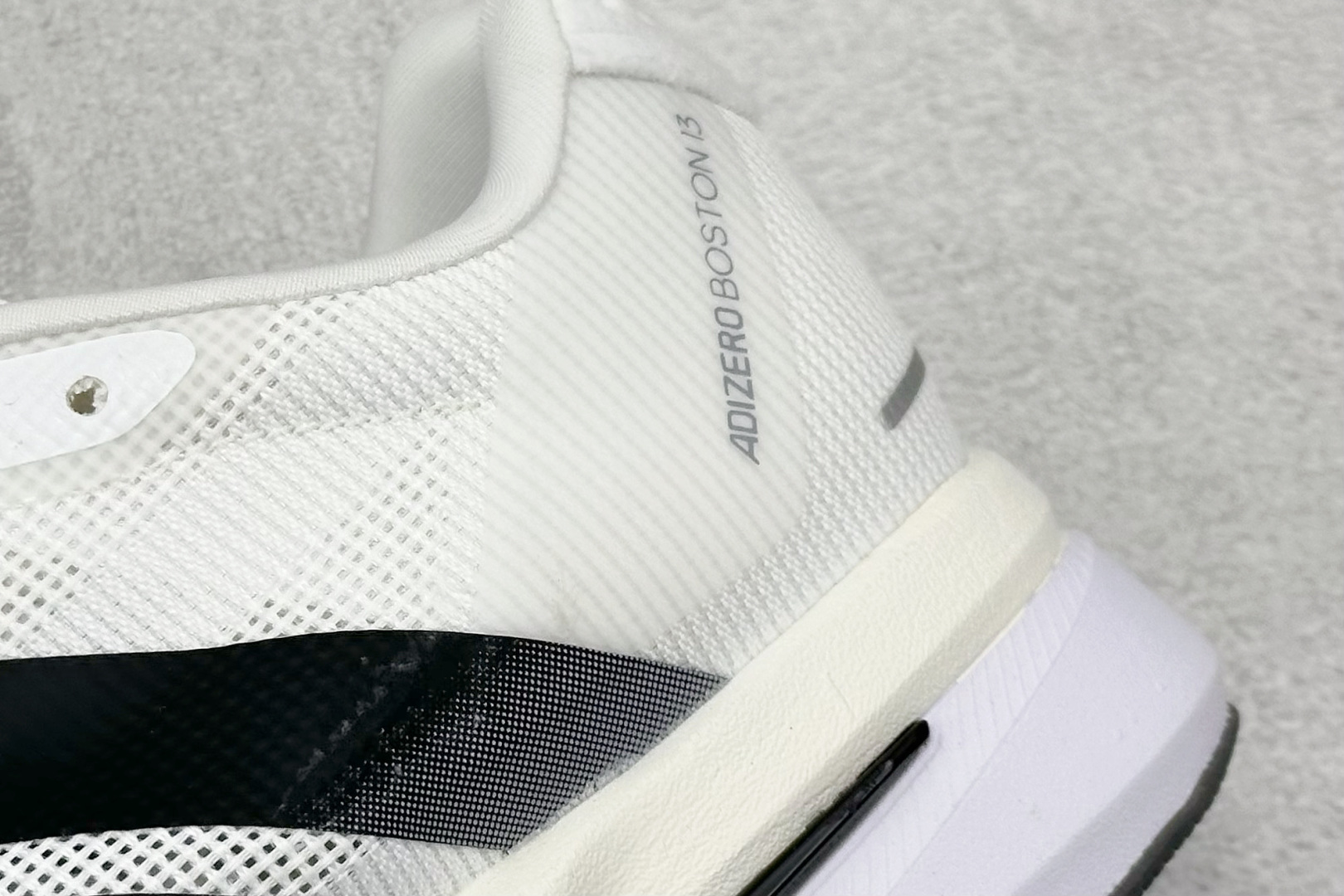 180 AdidAdizero Boston 13 轻盈跑鞋 超轻发泡底 缓震透气跑步鞋  JS4939