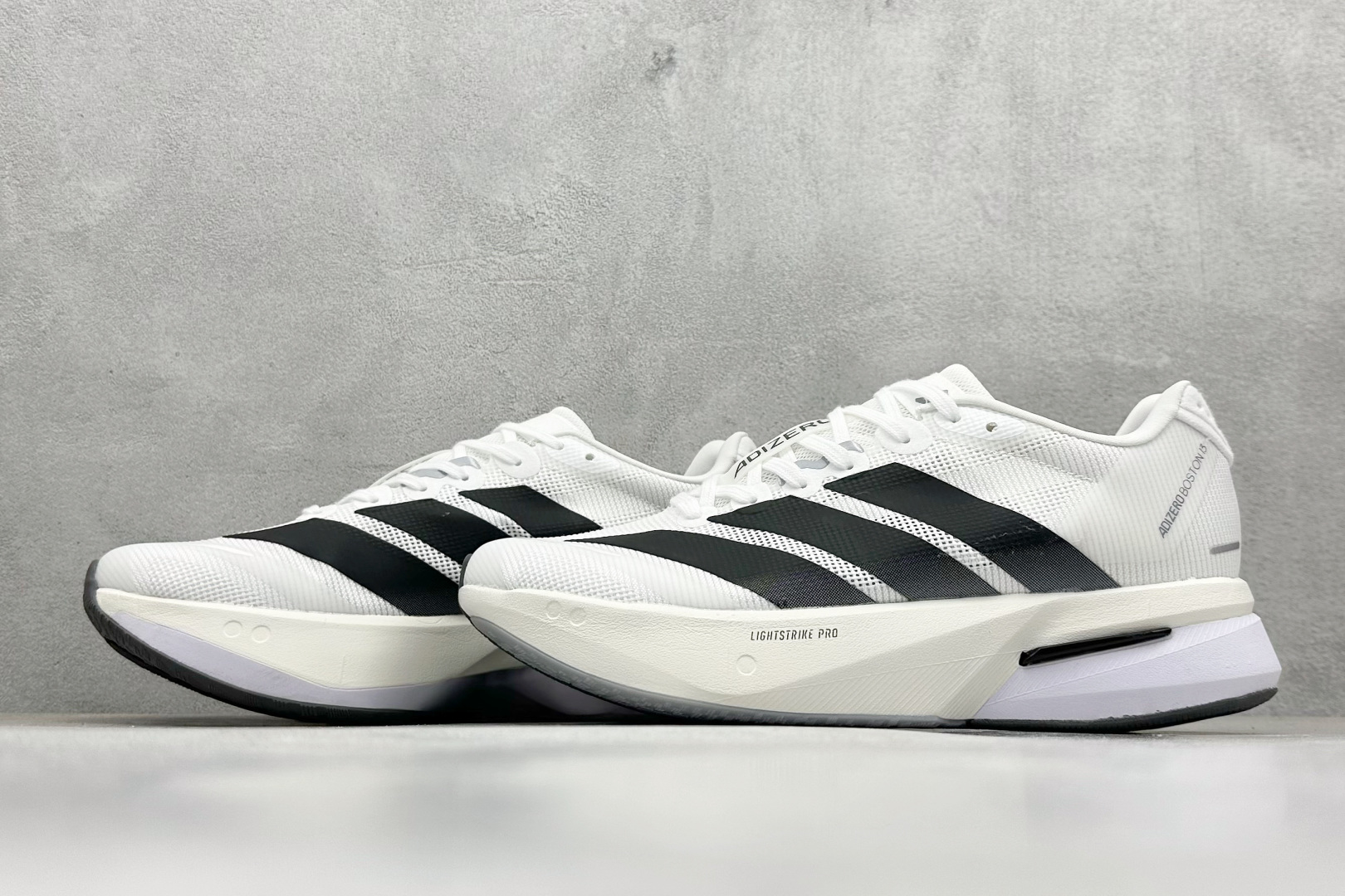 180 AdidAdizero Boston 13 轻盈跑鞋 超轻发泡底 缓震透气跑步鞋  JS4939