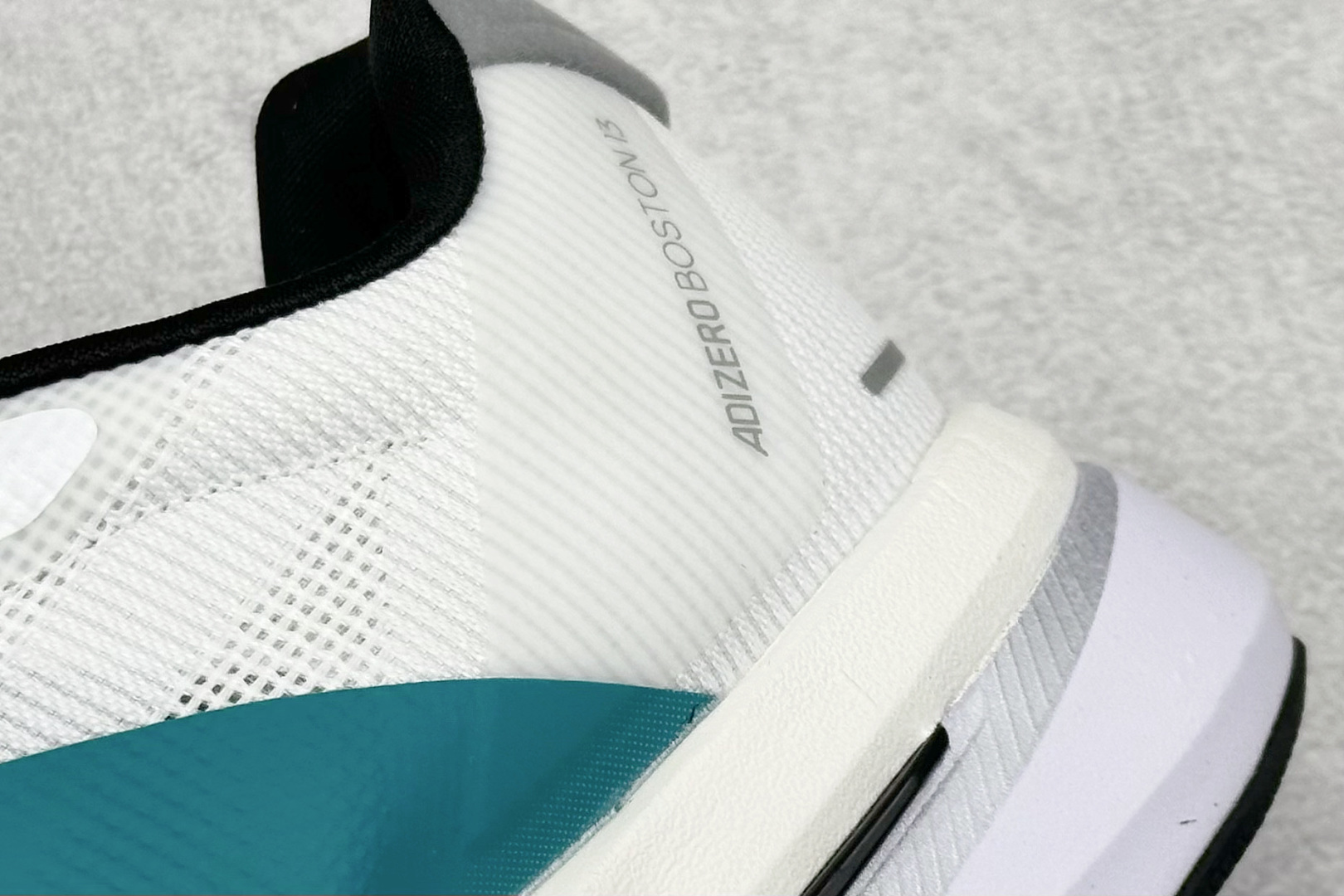 180 AdidAdizero Boston 13 轻盈跑鞋 超轻发泡底 缓震透气跑步鞋 JS4791