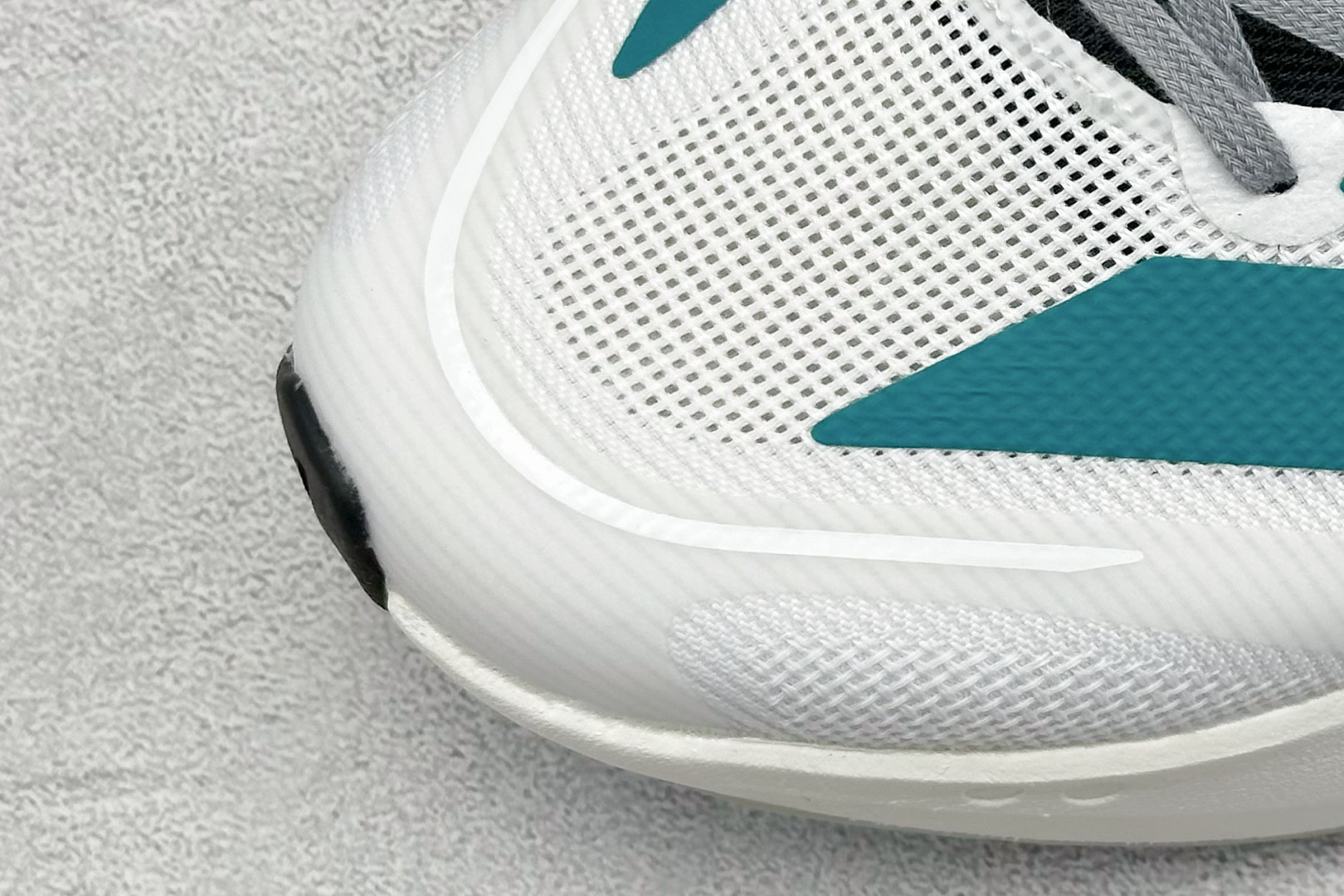 180 AdidAdizero Boston 13 轻盈跑鞋 超轻发泡底 缓震透气跑步鞋 JS4791