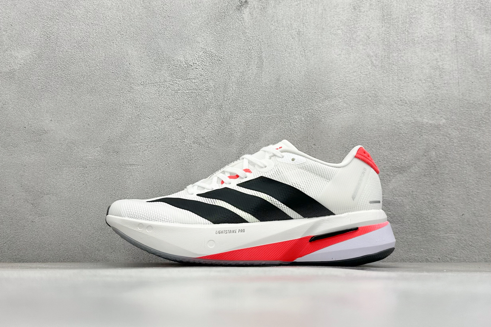 AdidAdizero Boston 13 轻盈跑鞋 超轻发泡底 缓震透气跑步鞋  JS4934