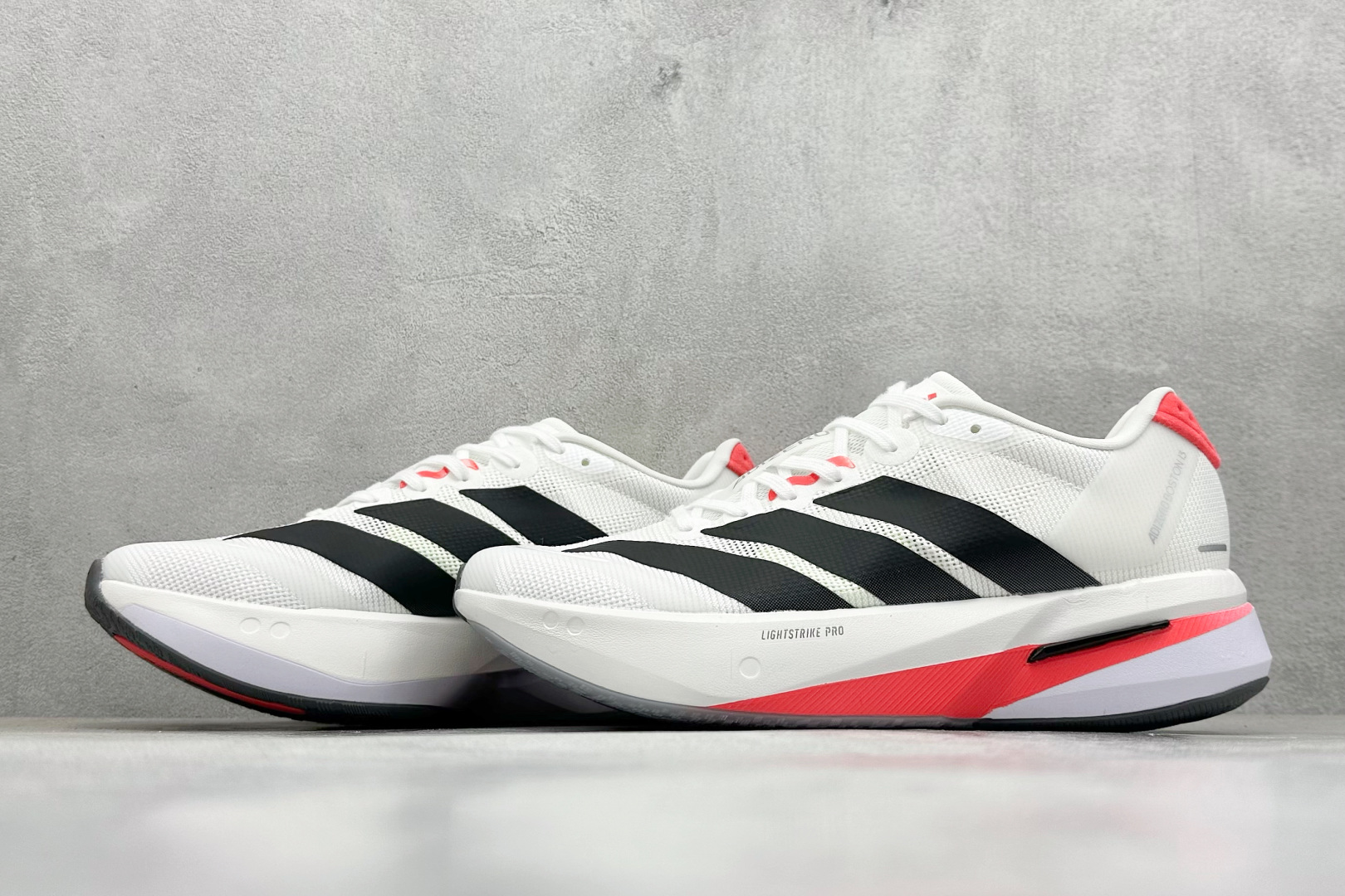 AdidAdizero Boston 13 轻盈跑鞋 超轻发泡底 缓震透气跑步鞋  JS4934