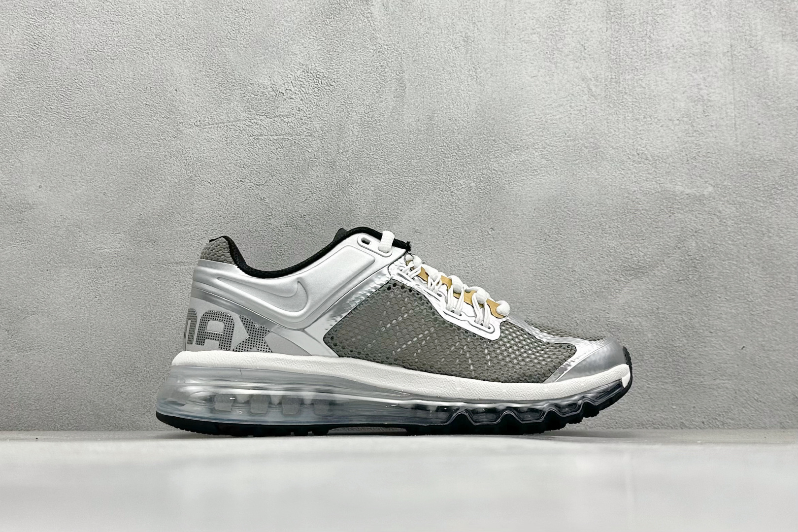 Nk Air Max 2013 耐克复古透气网布气垫跑鞋  HJ7901-095