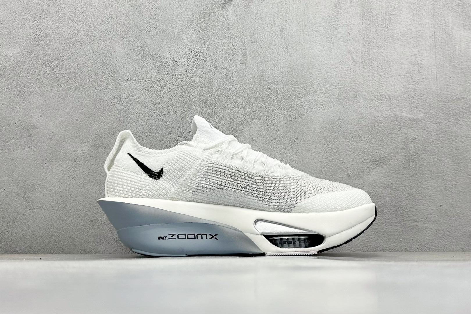 图片[2]-Nike Zoom VaporFly Next 3% \”Prototype\” 2024年全新超级马拉松跑鞋  #鞋款搭载两个Airzoom缓震配置，中底ZoomX 泡绵从后跟延伸至鞋头，超强回弹性 货号：FD8311-101  尺码：36 36.5 37.5 38 38.5 39 40 40.5 41 42 42.5 43 44 44.5 45-选品中心