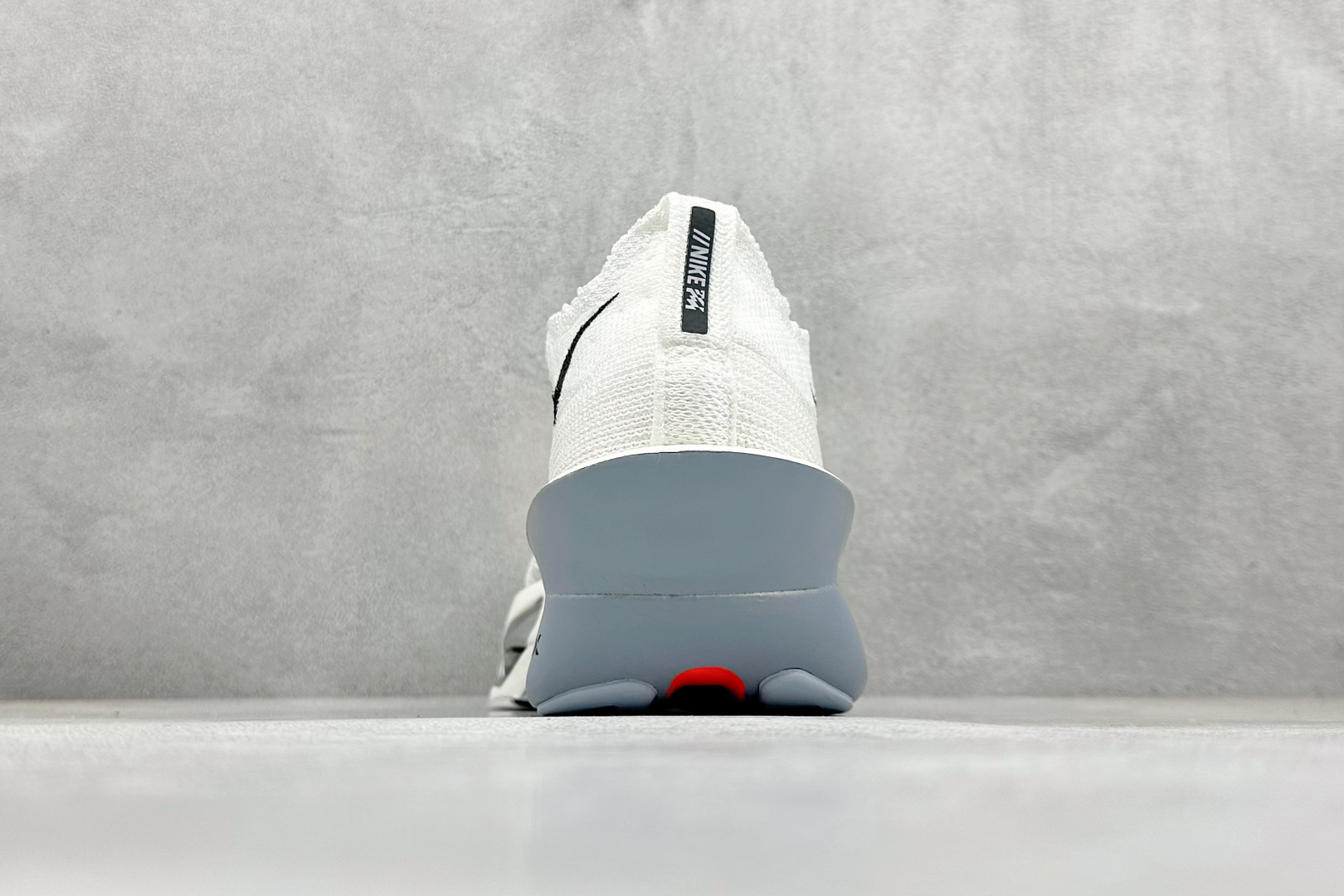 图片[6]-Nike Zoom VaporFly Next 3% \”Prototype\” 2024年全新超级马拉松跑鞋  #鞋款搭载两个Airzoom缓震配置，中底ZoomX 泡绵从后跟延伸至鞋头，超强回弹性 货号：FD8311-101  尺码：36 36.5 37.5 38 38.5 39 40 40.5 41 42 42.5 43 44 44.5 45-选品中心