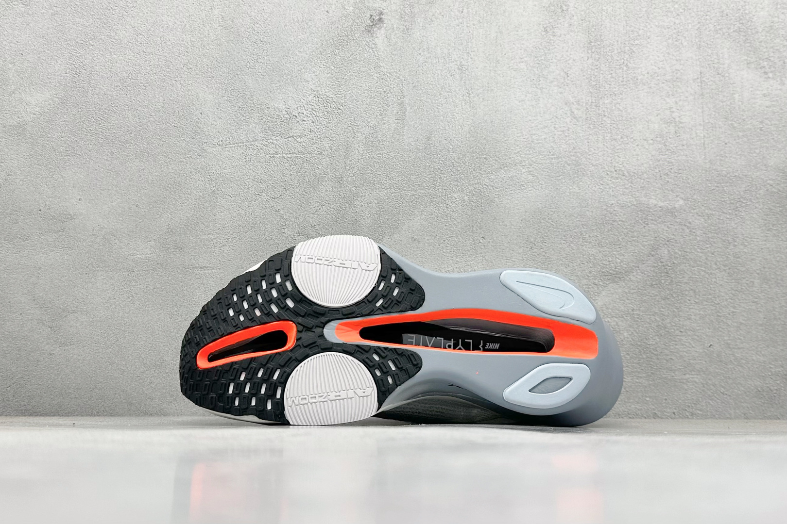 图片[4]-Nike Zoom VaporFly Next 3% \”Prototype\” 2024年全新超级马拉松跑鞋  #鞋款搭载两个Airzoom缓震配置，中底ZoomX 泡绵从后跟延伸至鞋头，超强回弹性 货号：FD8311-101  尺码：36 36.5 37.5 38 38.5 39 40 40.5 41 42 42.5 43 44 44.5 45-选品中心