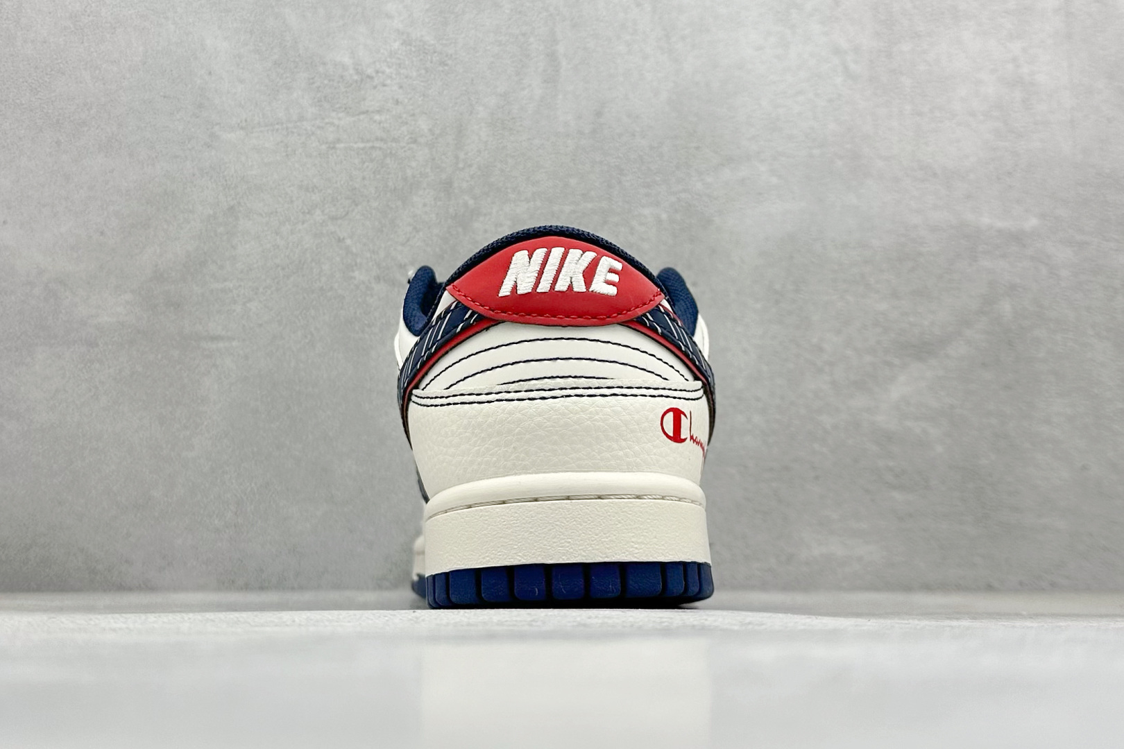 Nike SB Dunk Low 冠军联名 米蓝红 周年高端定制 低帮休闲板鞋 QW5836-017