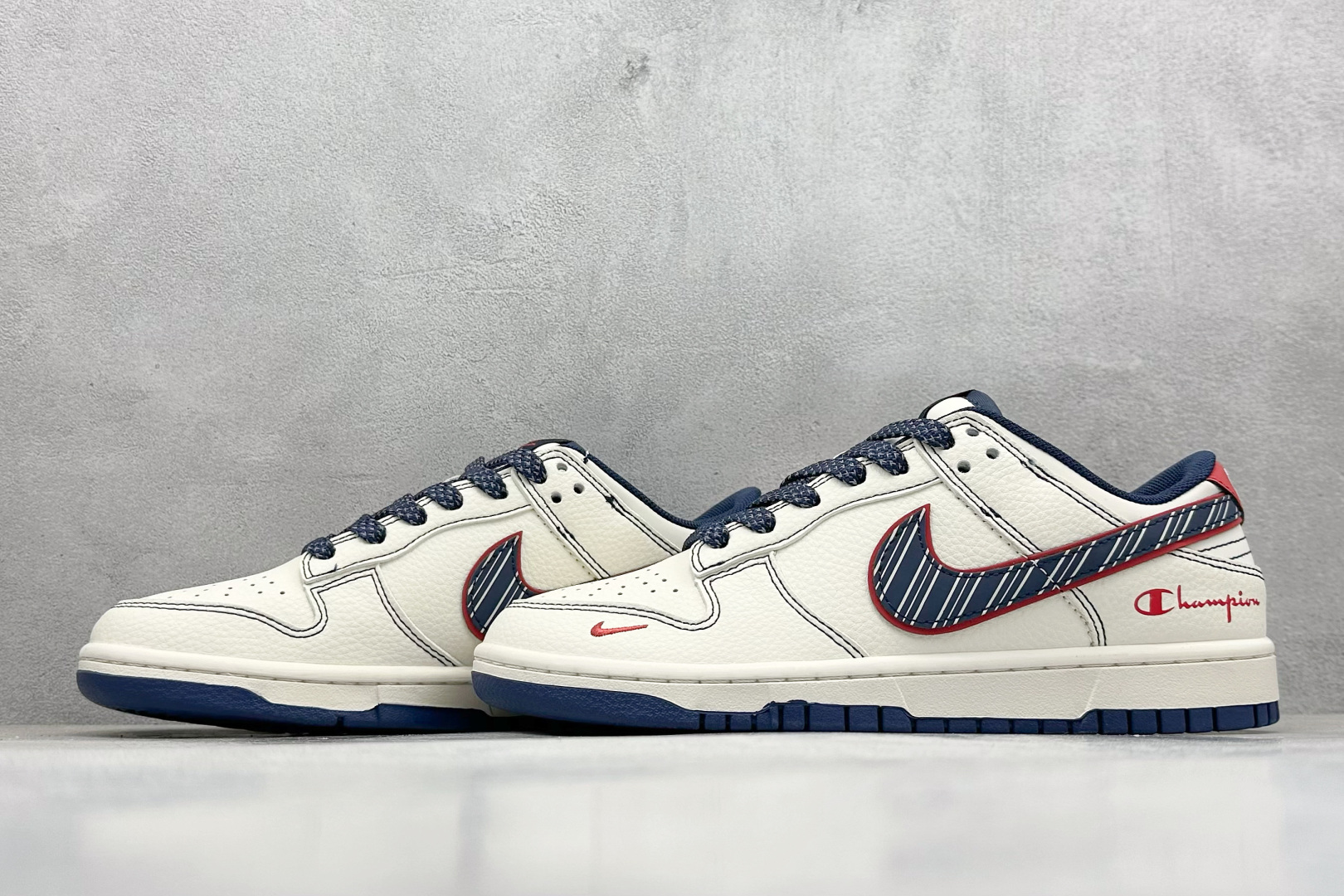 Nike SB Dunk Low 冠军联名 米蓝红 周年高端定制 低帮休闲板鞋 QW5836-017