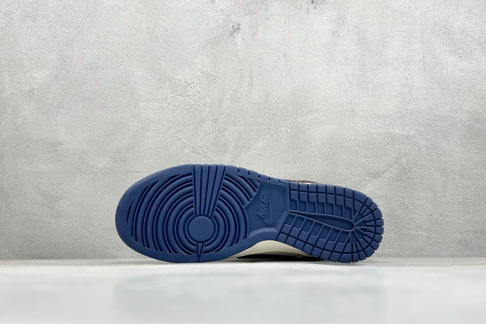 Nike SB Dunk Low 冠军联名 米蓝红 周年高端定制 低帮休闲板鞋 QW5836-017