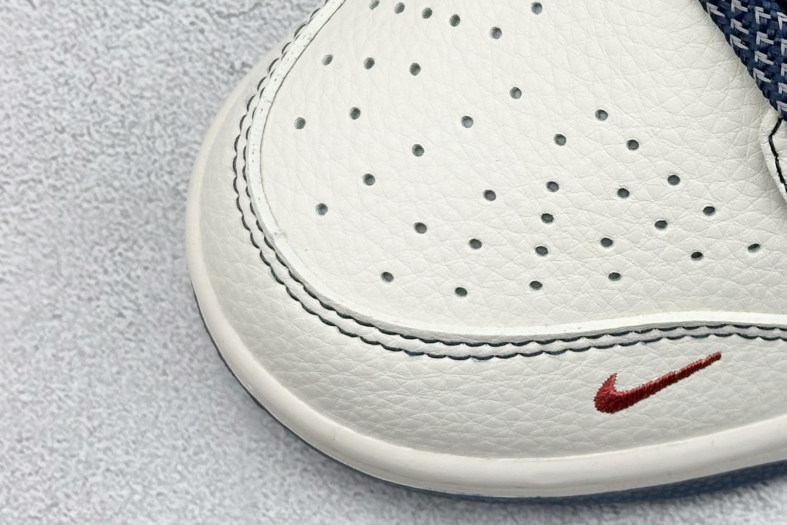 Nike SB Dunk Low 冠军联名 米蓝红 周年高端定制 低帮休闲板鞋 QW5836-017
