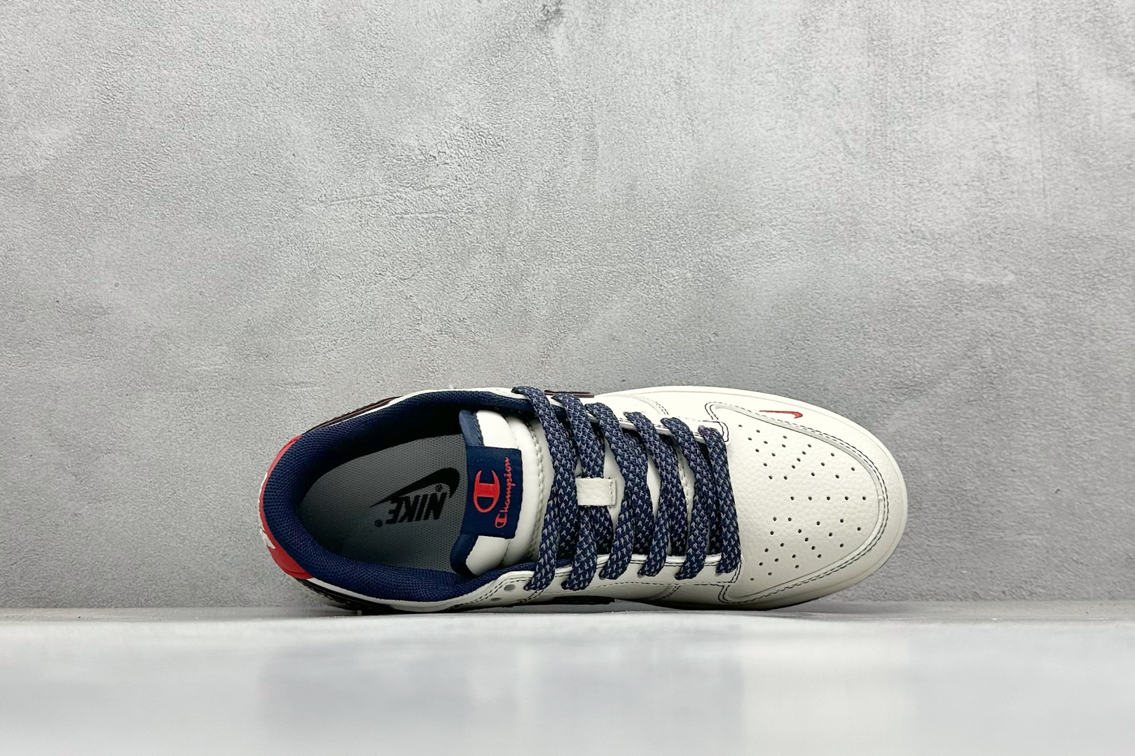 Nike SB Dunk Low 冠军联名 米蓝红 周年高端定制 低帮休闲板鞋 QW5836-017