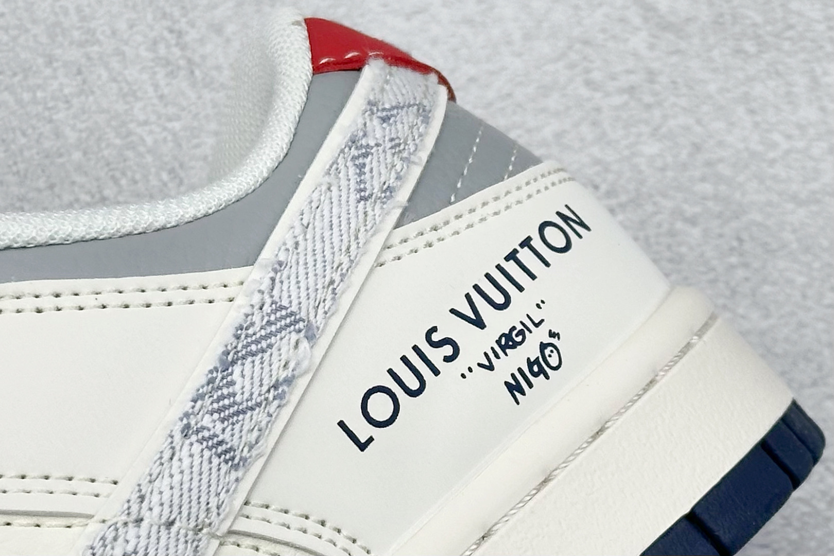 Nike SB Dunk Low x Louis Vuitton 白灰  JP1628-038