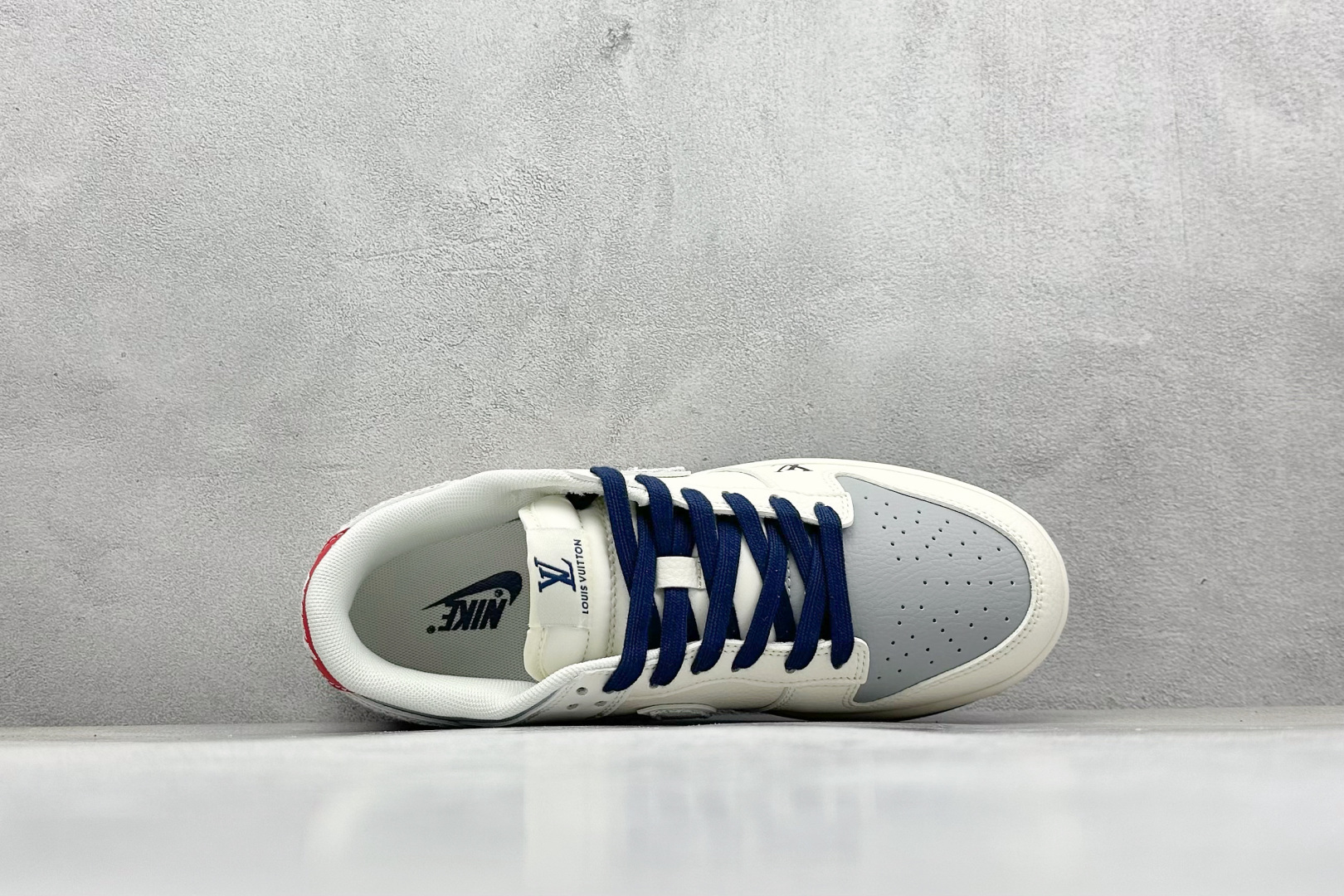 Nike SB Dunk Low x Louis Vuitton 白灰  JP1628-038